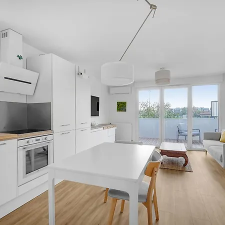 Bright With Parking And Wifi