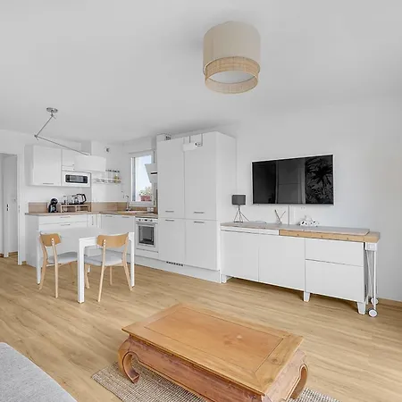 Bright With Parking And Wifi شقة *