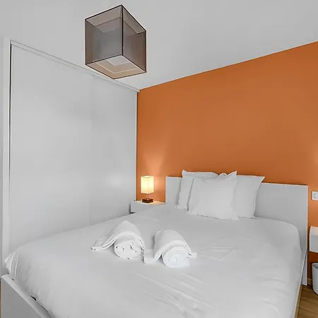 Apartament Bright With Parking And Wifi *