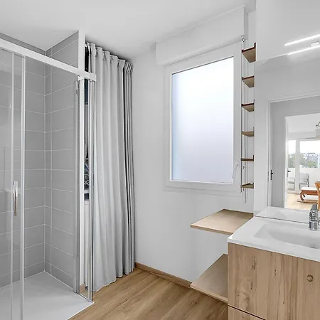 Bright With Parking And Wifi Lägenhet *